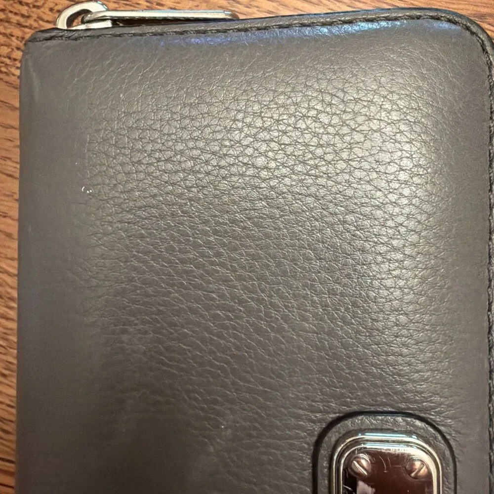 Marc by Marc Jacobs Women's Slim Zip Around Wallet